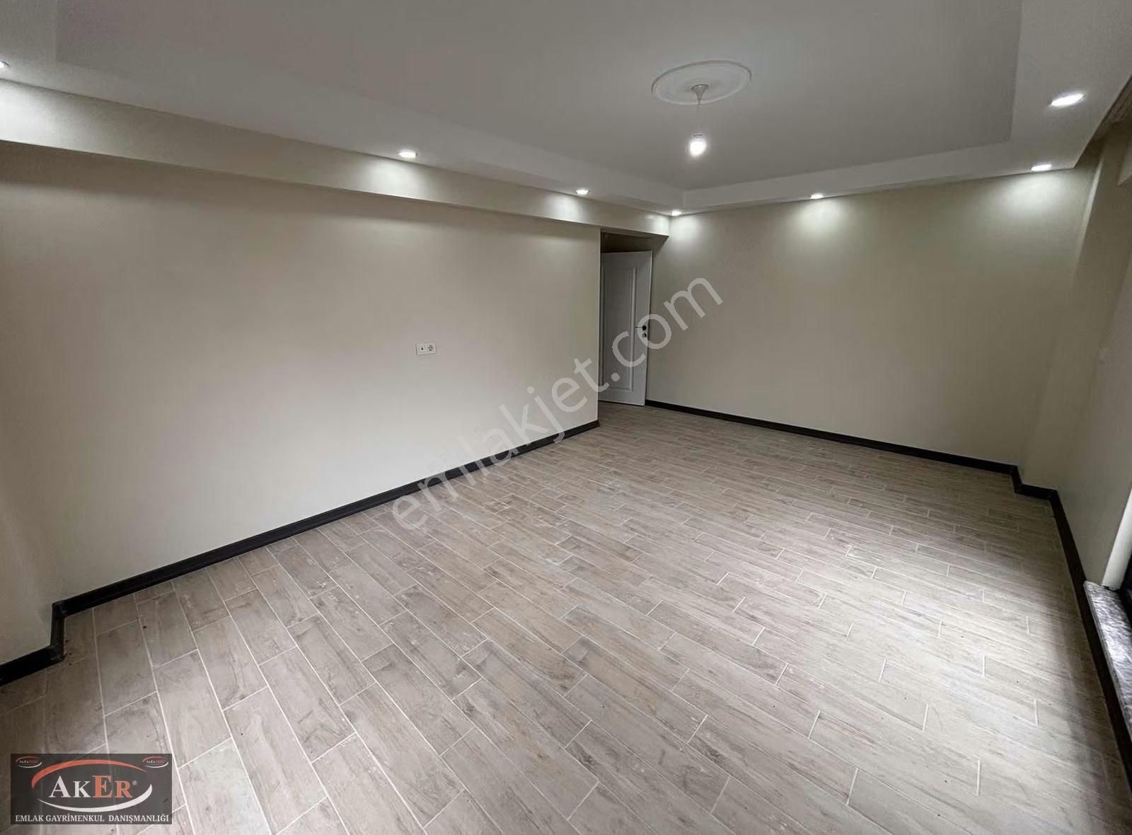 Yeni Mahallede İskanlı Cam Balkon Kombi Ankastre 2+1 Daire - Görsel 6