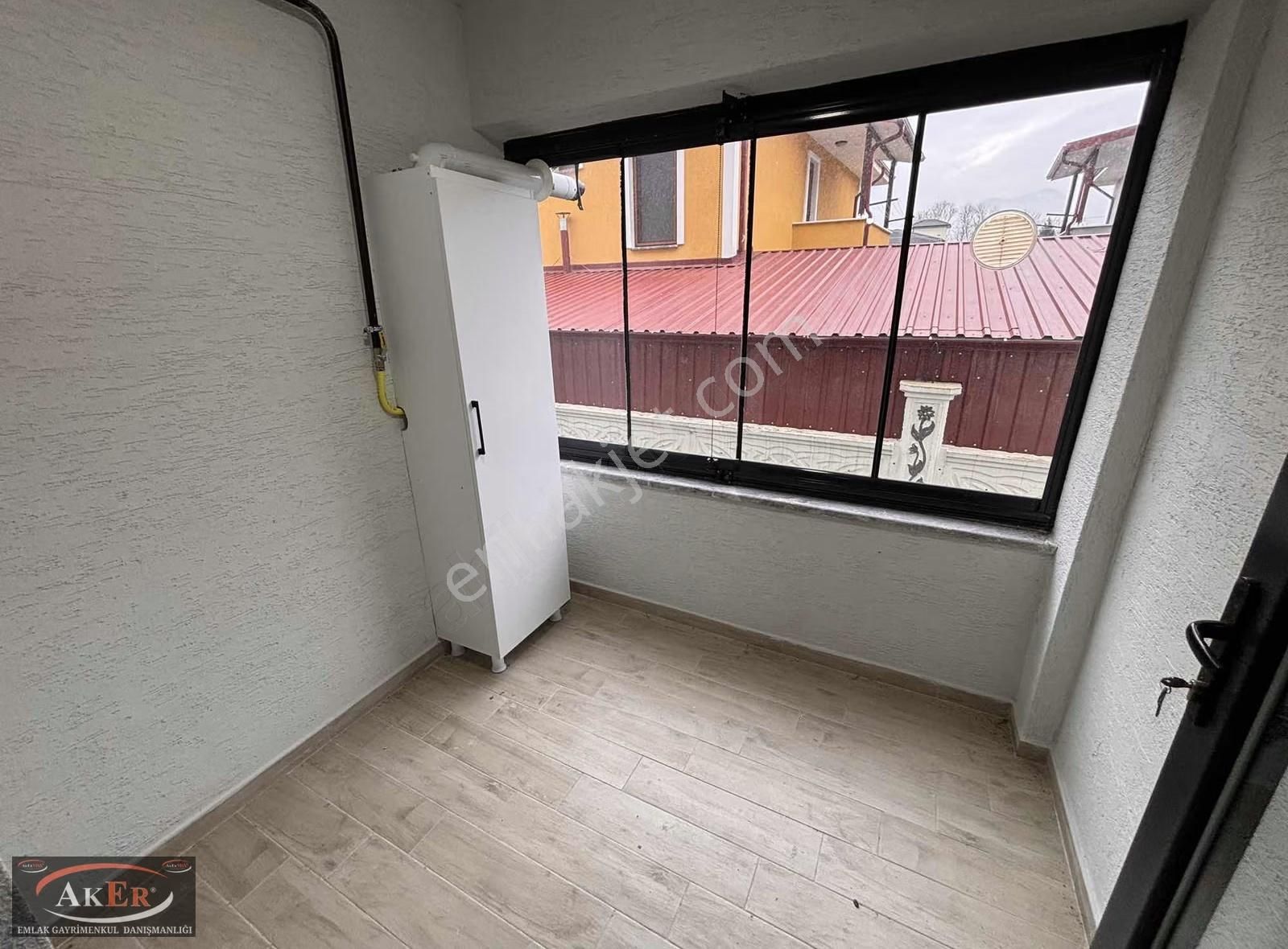 Yeni Mahallede İskanlı Cam Balkon Kombi Ankastre 2+1 Daire - Görsel 7