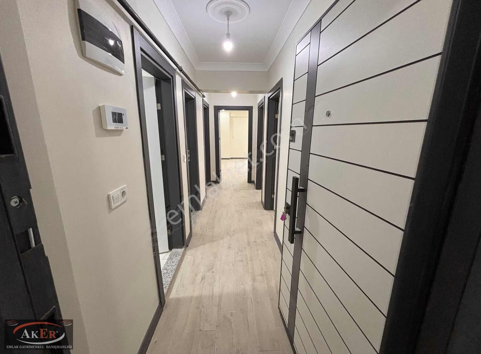 Yeni Mahallede İskanlı Cam Balkon Kombi Ankastre 2+1 Daire