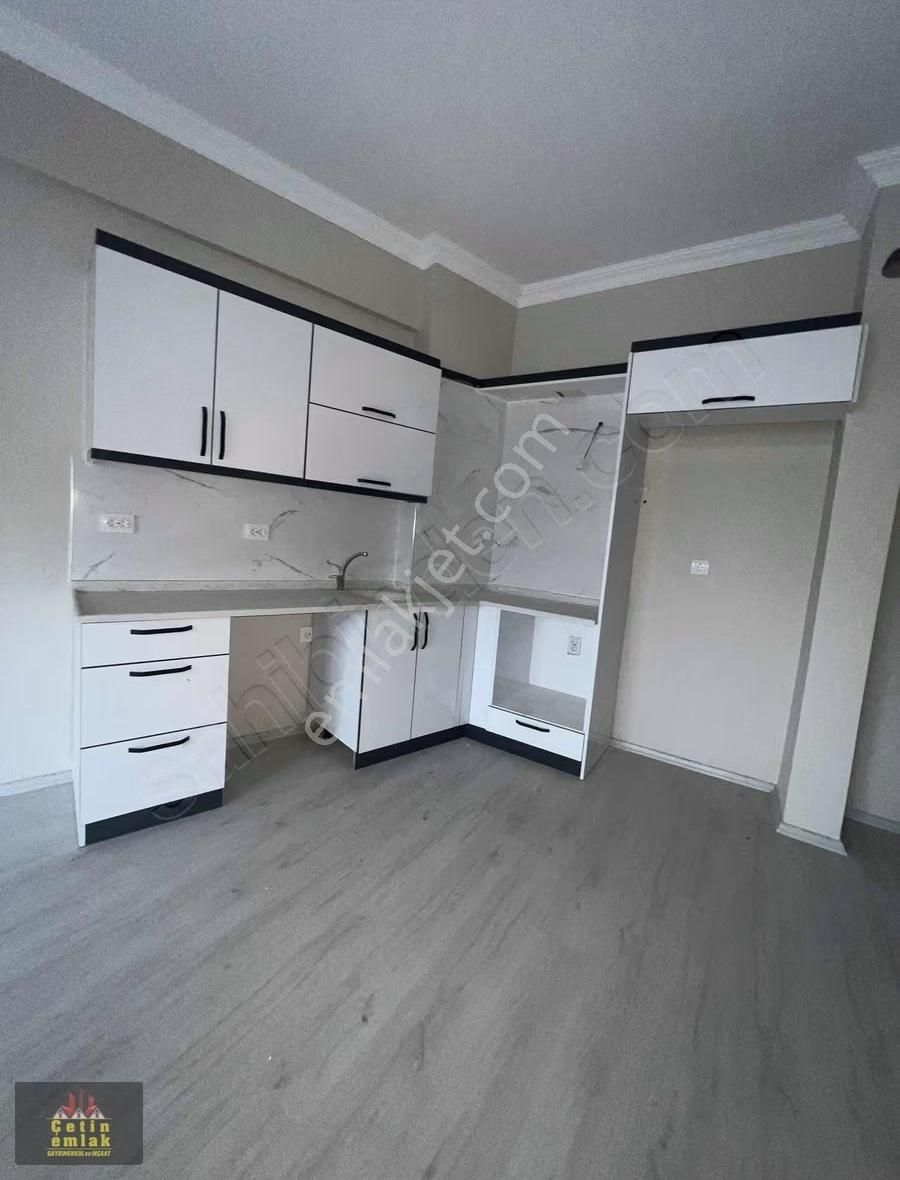 Çok Acil Kuşadası Davutlar'da Ara Kat 2 + 1 Daire Satılık