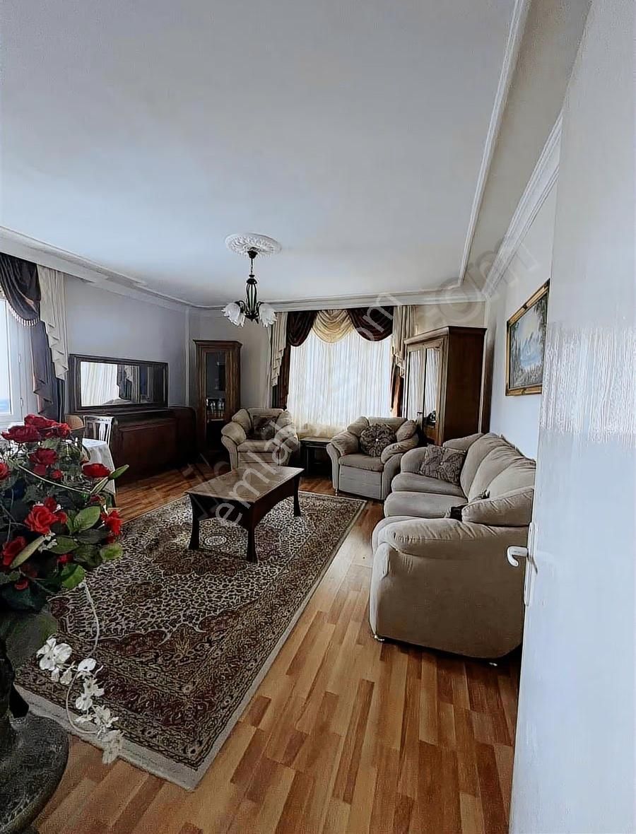 Coşkun Emlaktan Yeni Mah Belediye Konutlarında Satılık 3+1 Daire