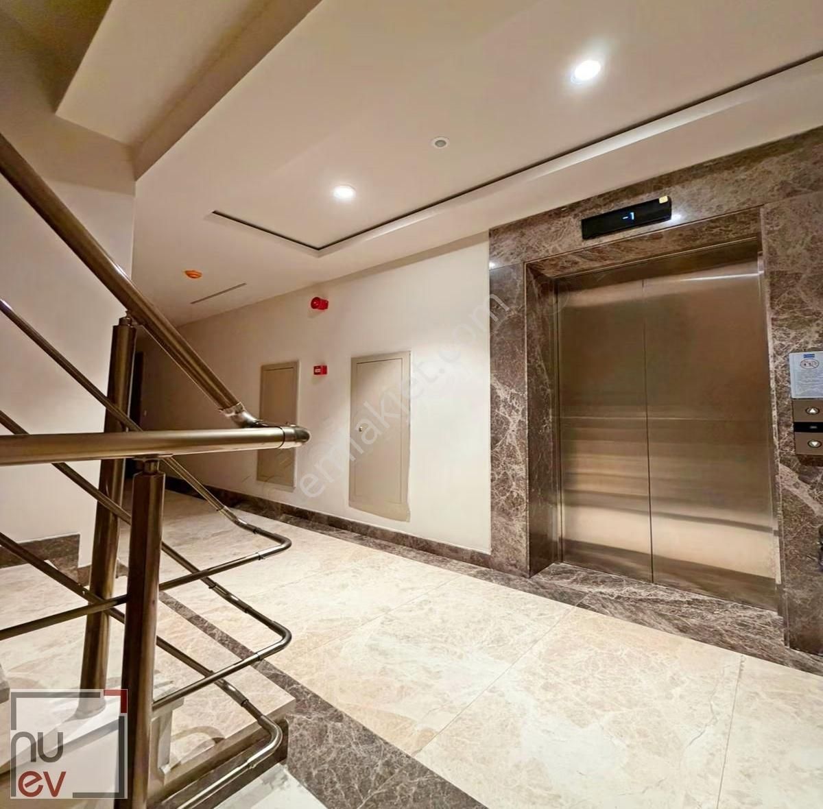 Yaşam Vadisine Komşu Havuzlu Lüks Sitede Özel 3+1 Daire-nuev - Görsel 2