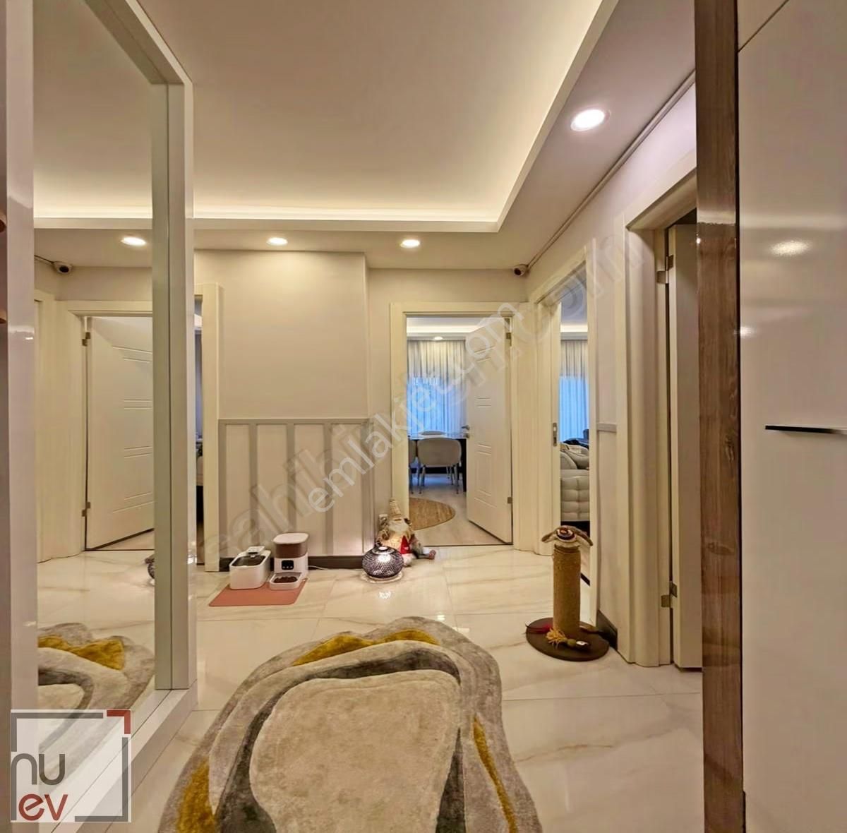 Nezih Ve Güvenlikli Sitede Geniş Bahçeli 2+1-nuev - Görsel 12