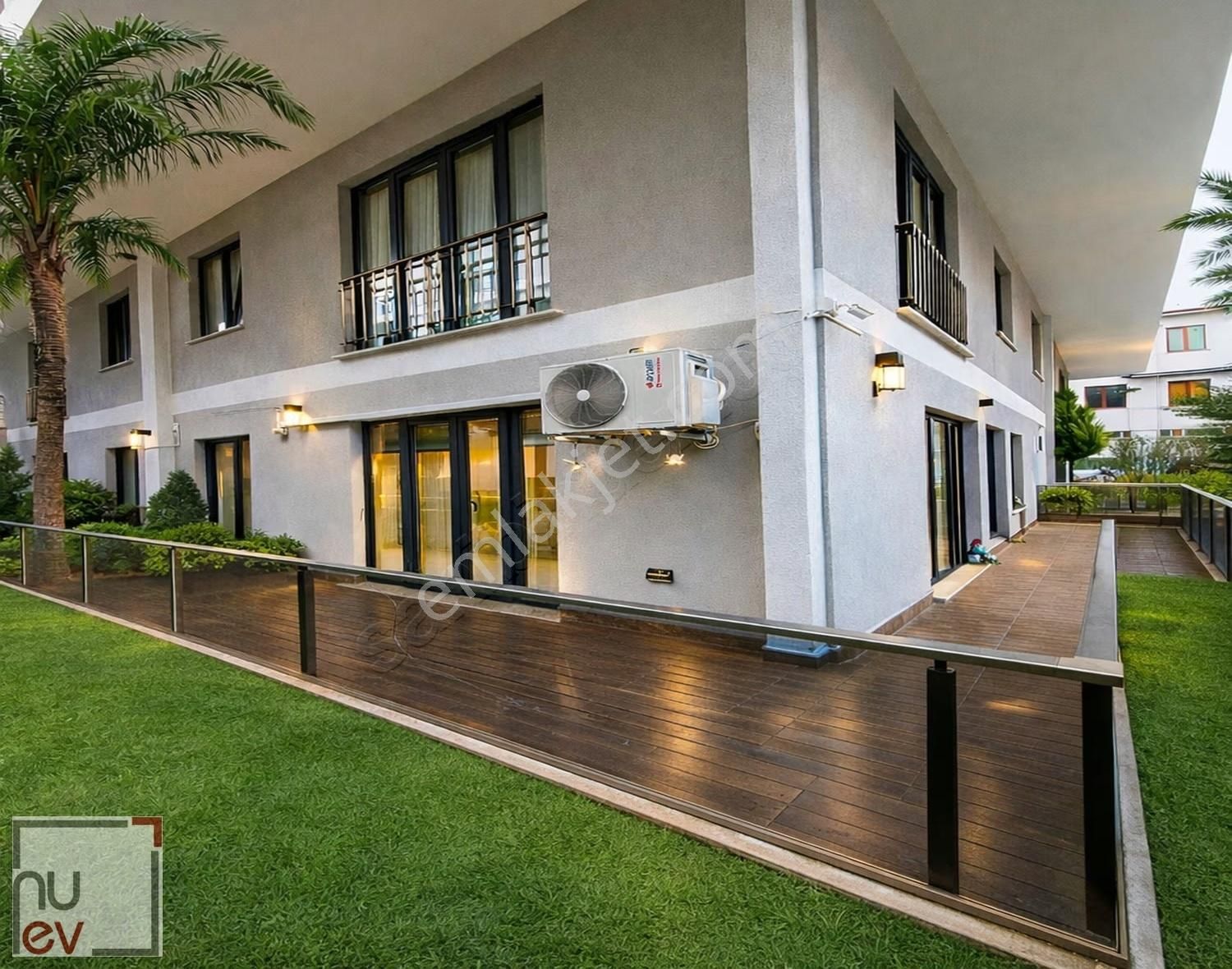 Nezih Ve Güvenlikli Sitede Geniş Bahçeli 2+1-nuev