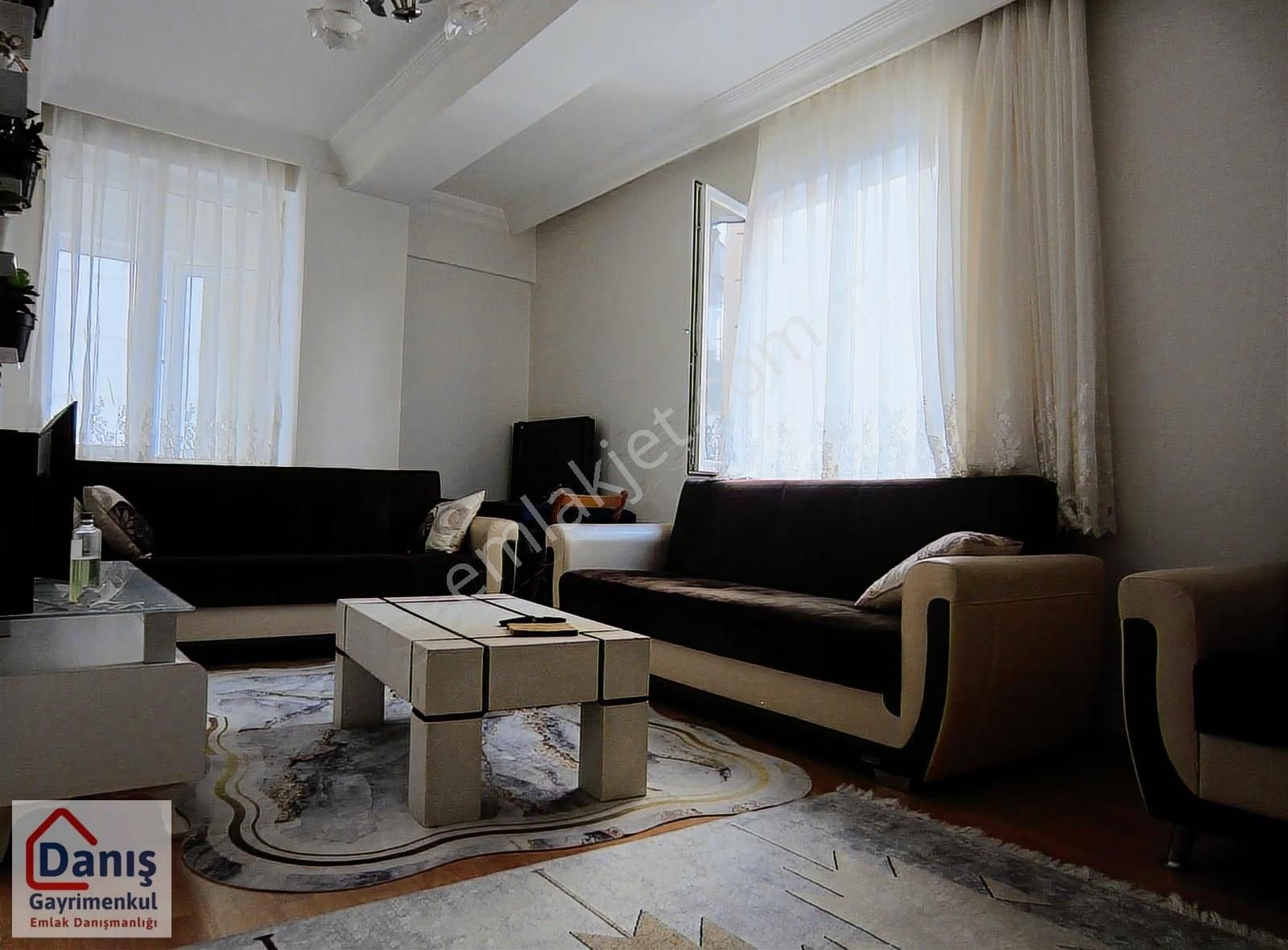 Bulgurlu Metroya 14dakika Mesafede Yüksek Giriş Üstünde 2+1 65m2
