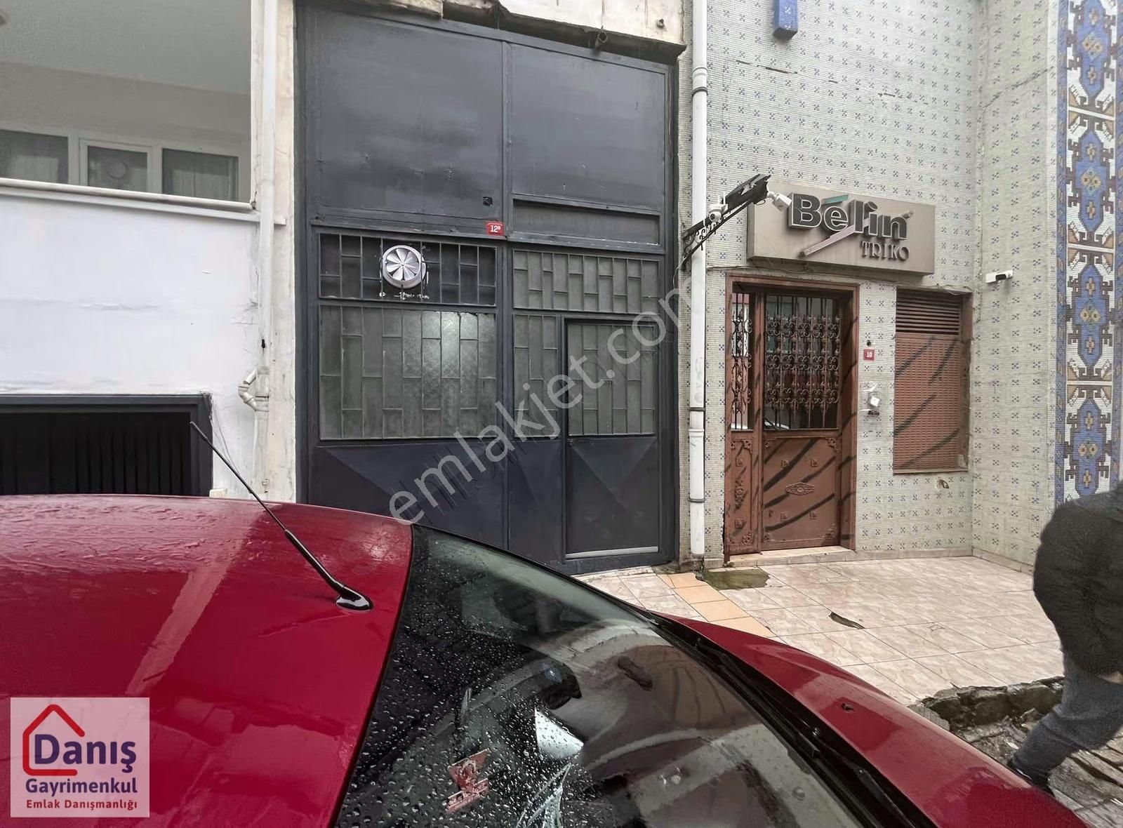 Bulgurlu Mahallesinde Ulaşımda Sorun Olmayan Depolu Dükkan - Görsel 4