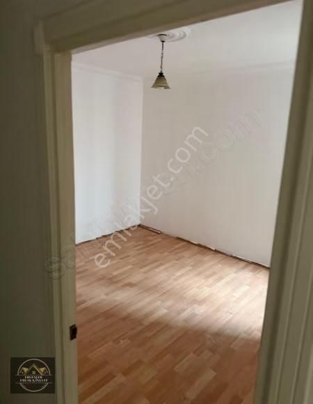 Ergenler Emlak'dan Bağcılar Bağlar'dan 3+1 Kiralık Daire - Görsel 6