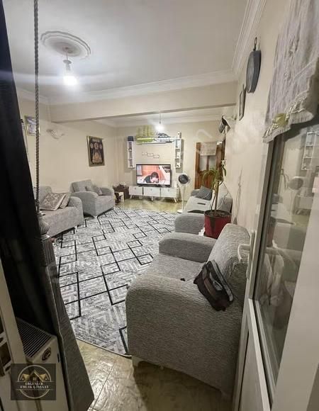 Ergenler Emlak'dan Bağcılar Yıldıztepe'den 3+1 Satılık Daire