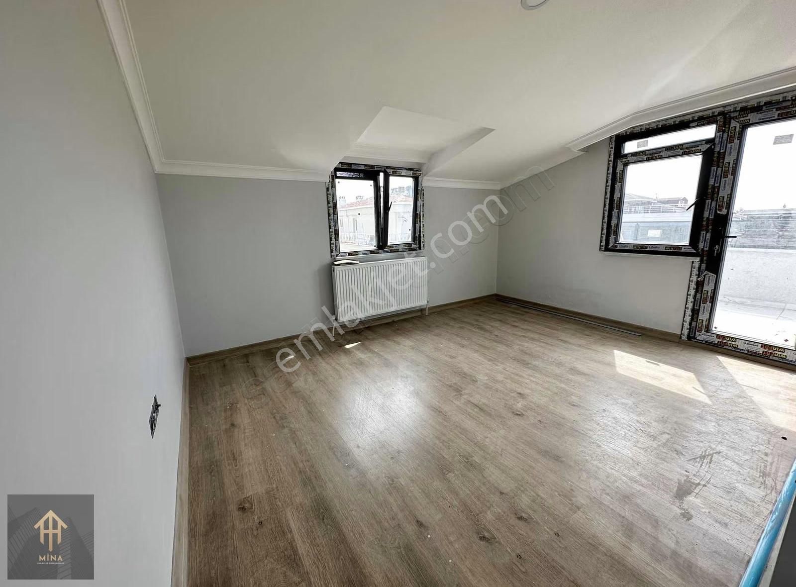 Ön Cephe Metrobüse 1 Dk Mesafede 4+2 Çift Girişli - Görsel 2