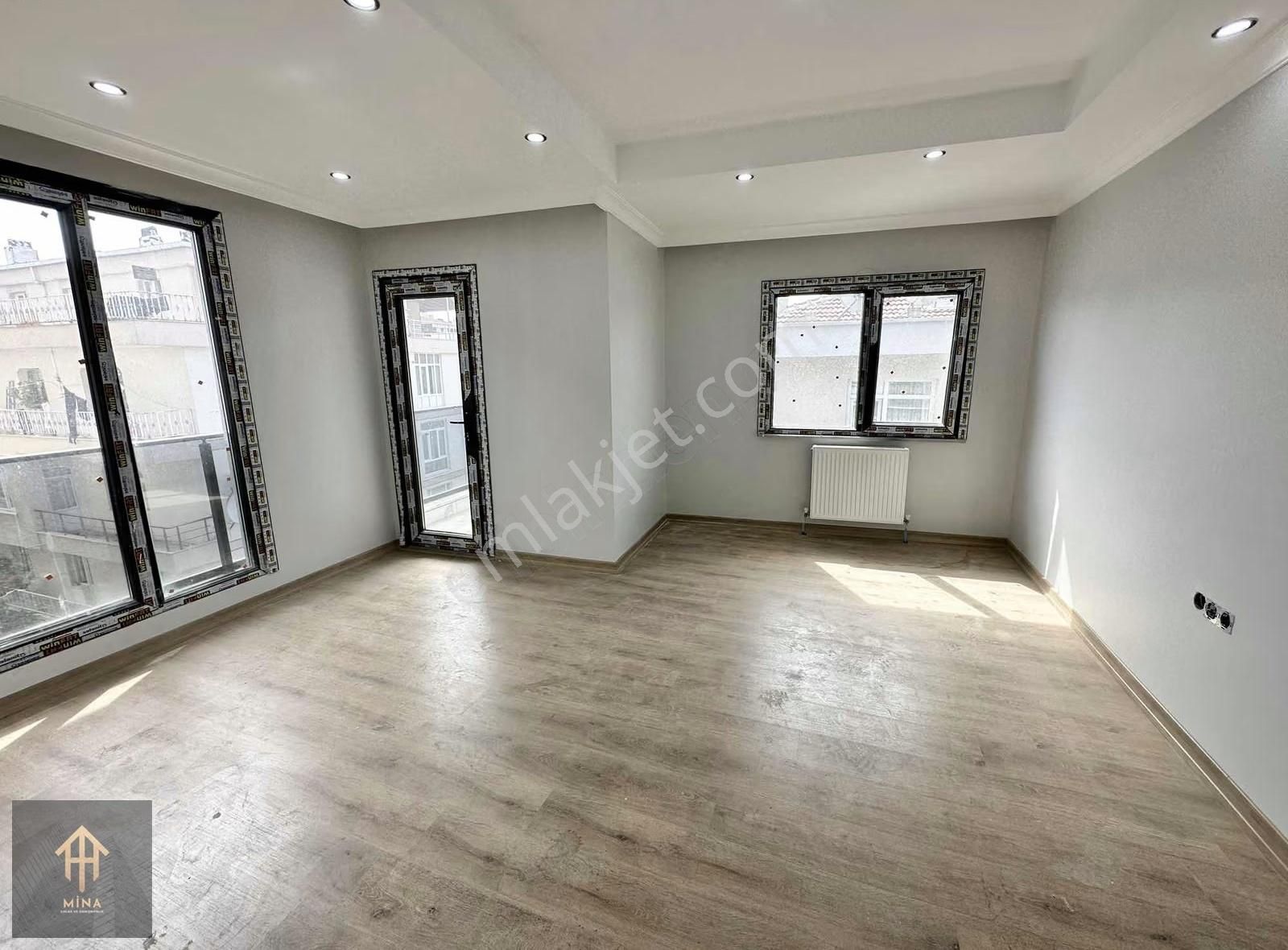 Ön Cephe Metrobüse 1 Dk Mesafede 4+2 Çift Girişli - Görsel 8