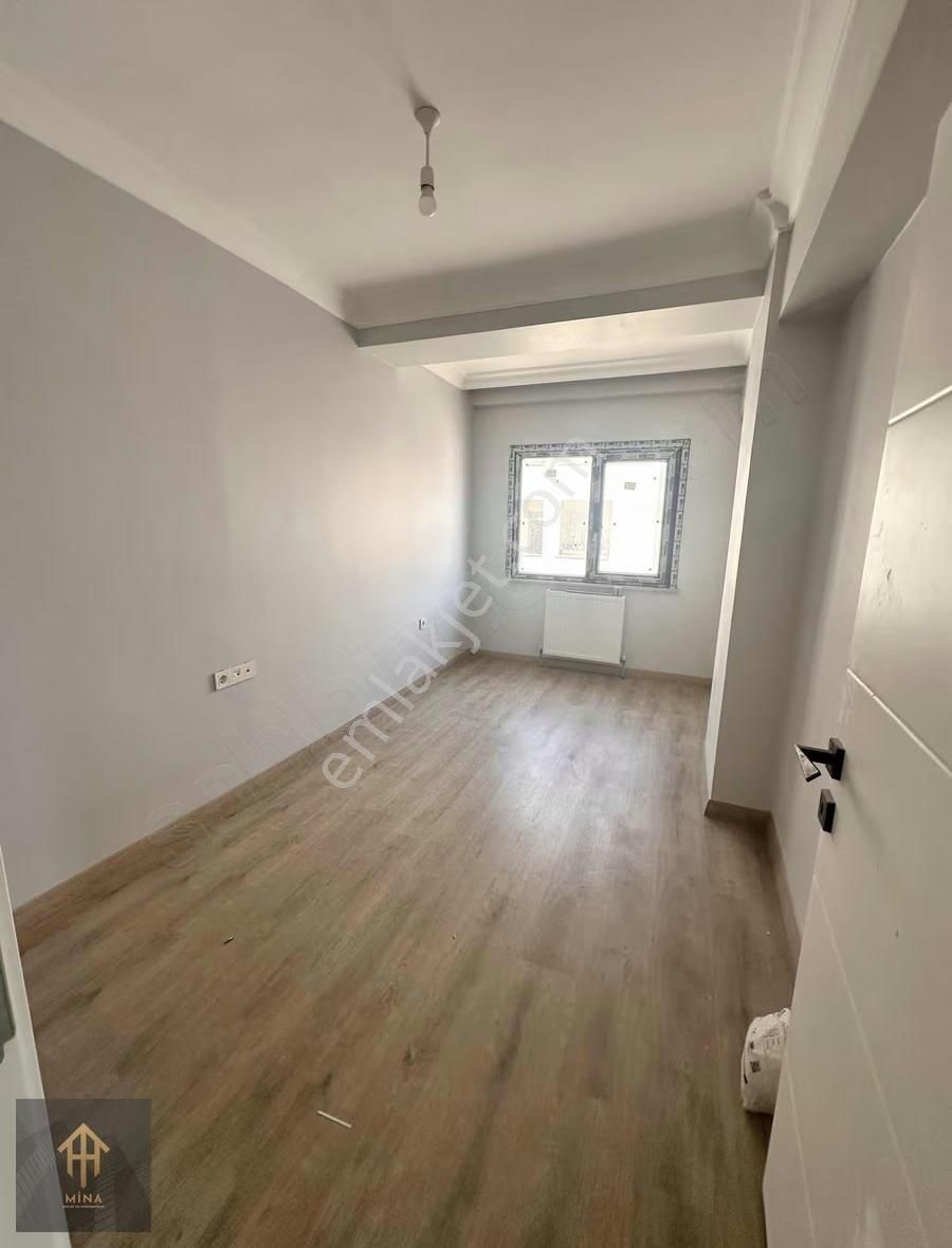 Ön Cephe Metrobüse 1 Dk Mesafede 4+2 Çift Girişli - Görsel 11