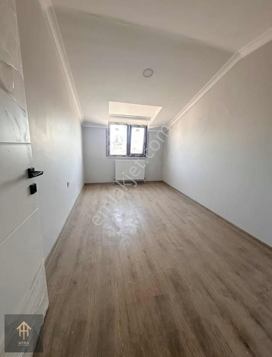 Ön Cephe Metrobüse 1 Dk Mesafede 4+2 Çift Girişli - Görsel 21