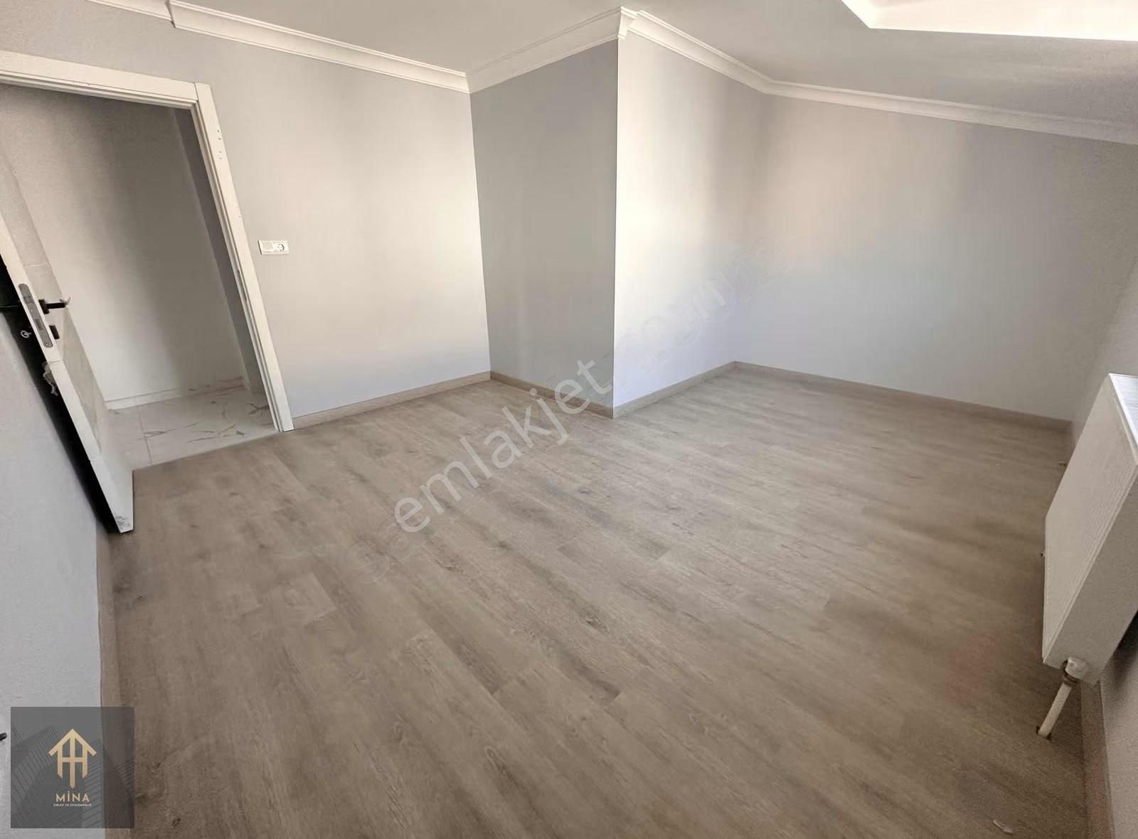 Ön Cephe Metrobüse 1 Dk Mesafede 4+2 Çift Girişli - Görsel 14