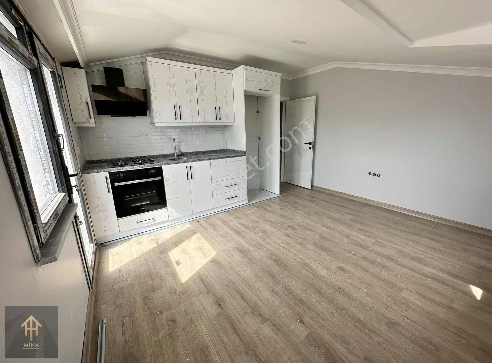 Ön Cephe Metrobüse 1 Dk Mesafede 4+2 Çift Girişli - Görsel 30