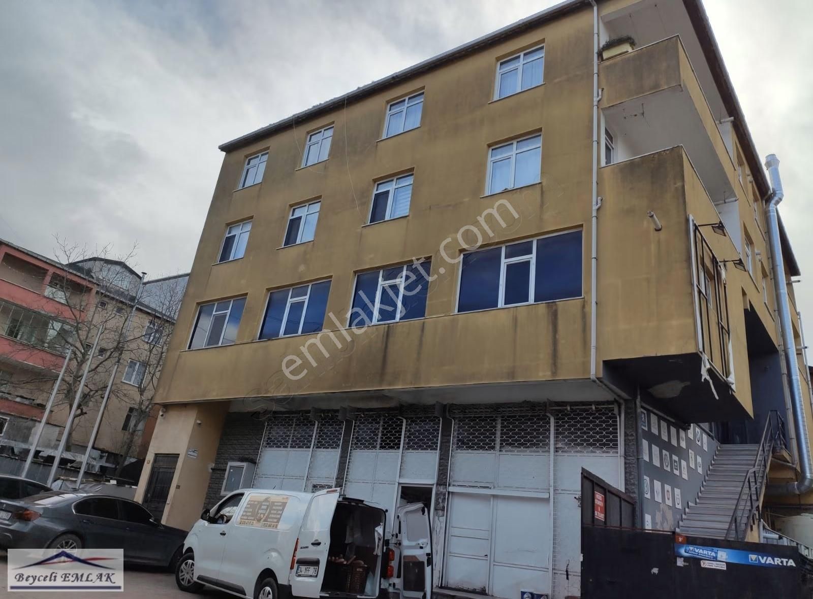 Ferhatpaşa Kiralık İşyeri 220 Metre