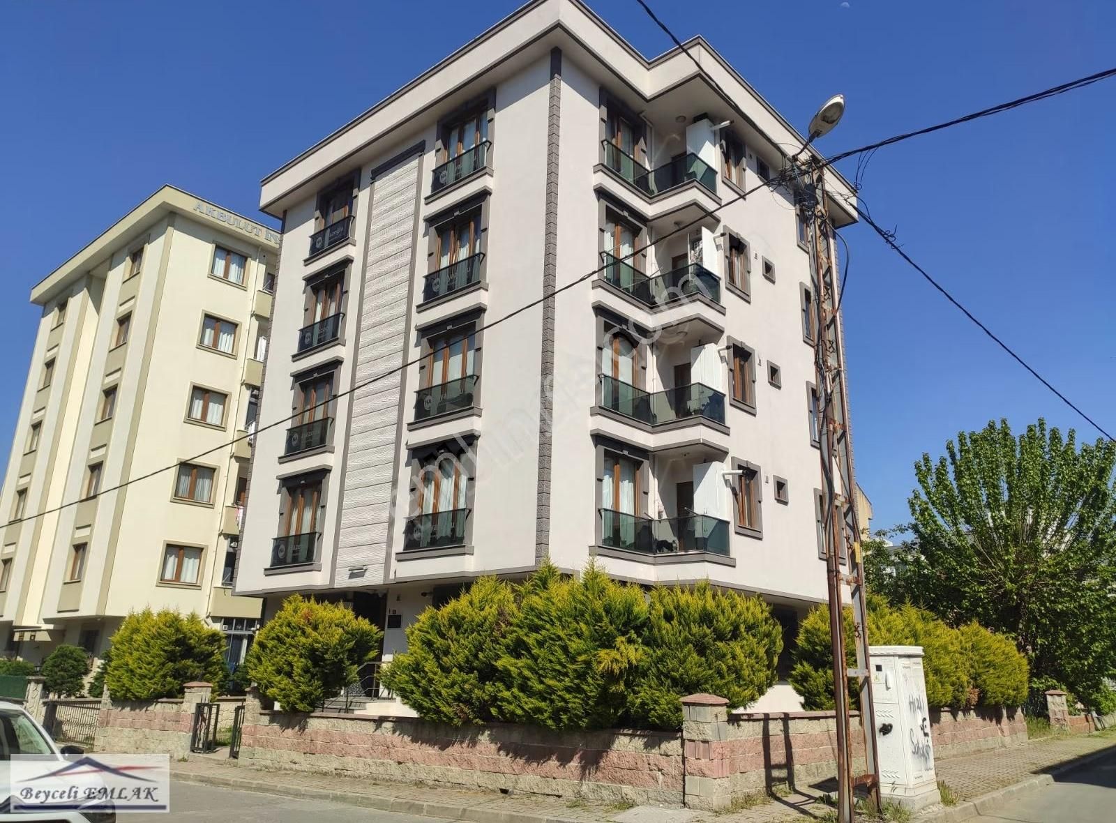 Dudullu Merkeze Metroya Yakın Temiz 2+1 Daire