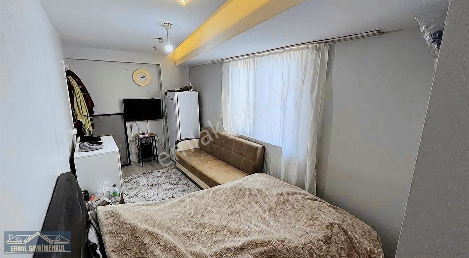 Cadde Üzerinde Ara Kat Satılık 2+1 Daire - Görsel 3