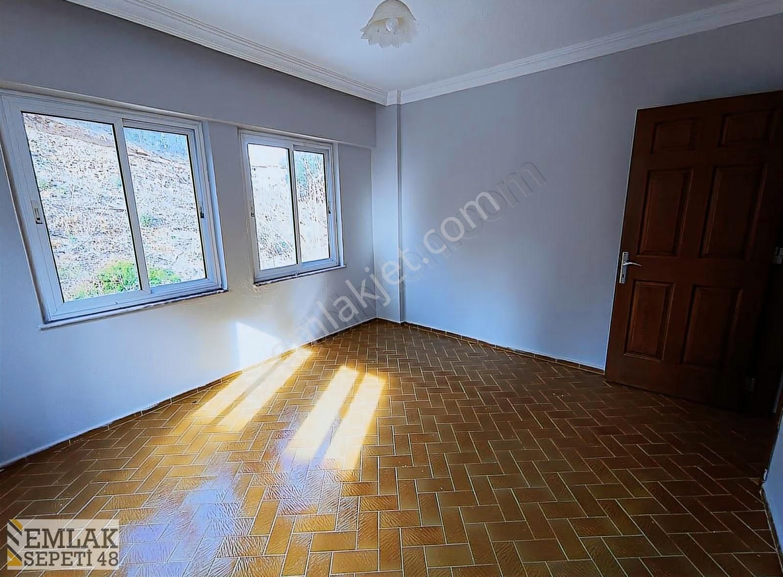 Marmaris Tepe Mahallesi Sarianada Kiralık 2+1 Daire - Görsel 4