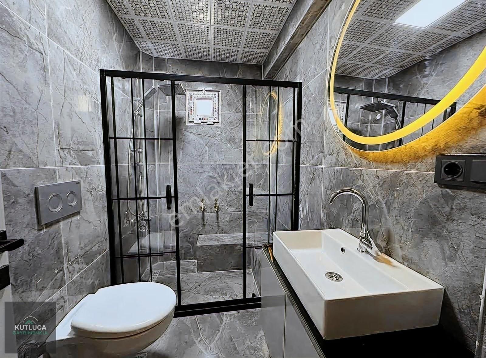 Ayvalıda Katta Güney Cephe 3+1 Full Yapılı & İskanlı Daire - Görsel 5