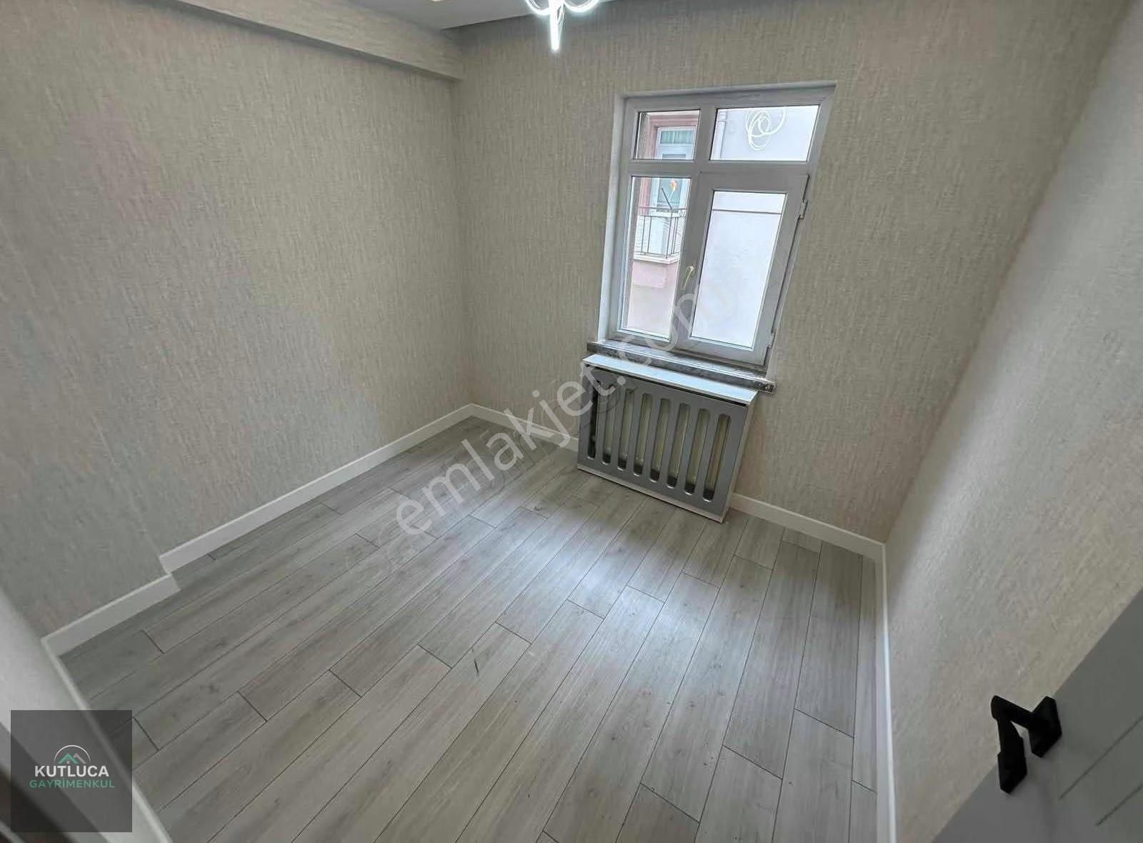 Ayvalıda Katta Güney Cephe 3+1 Full Yapılı & İskanlı Daire - Görsel 21