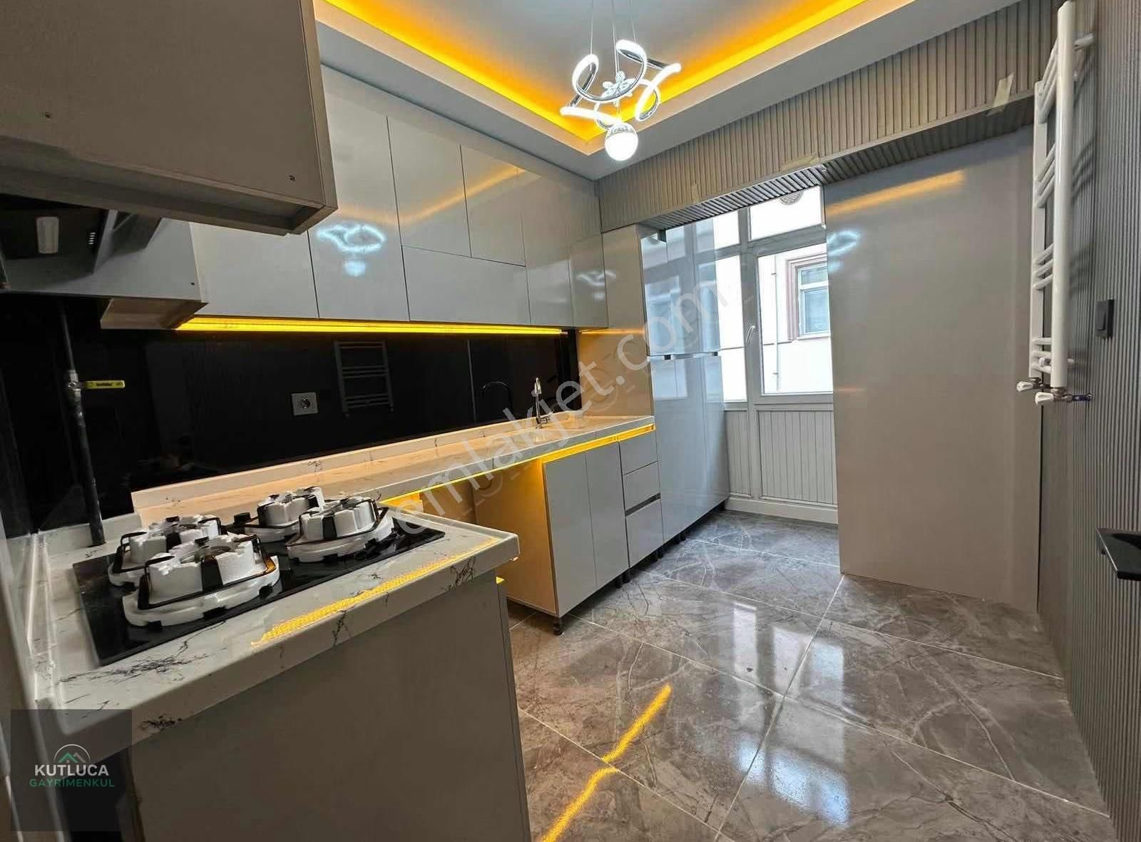 Ayvalıda Katta Güney Cephe 3+1 Full Yapılı & İskanlı Daire - Görsel 26