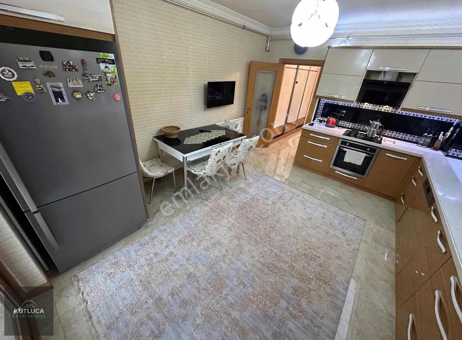 Ayvalının Seçkin Konumunda 9. Kat Ankara Manzaralı Yapılı 3+1!! - Görsel 25