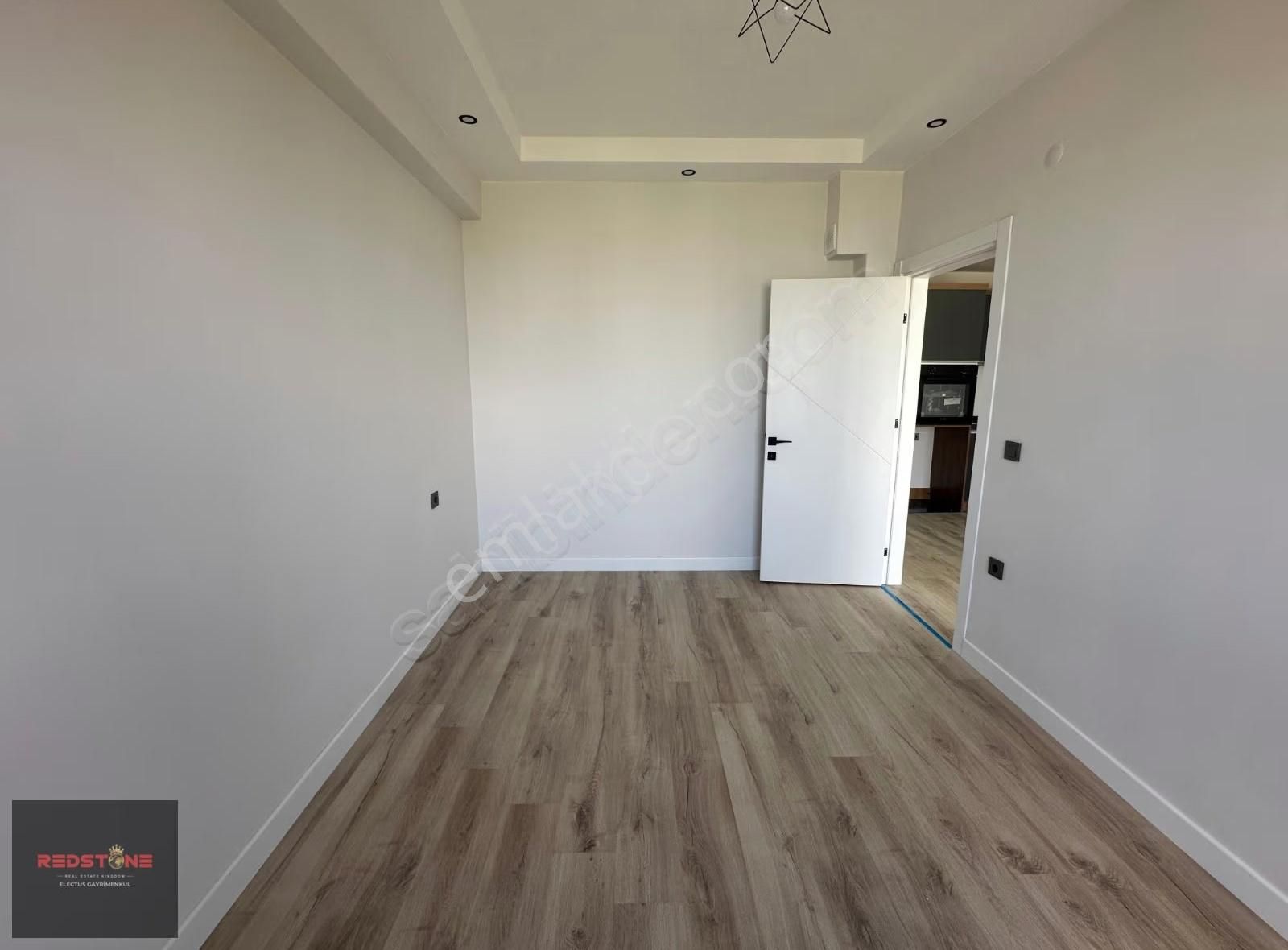 Redstone'dan Emlak Konutları Uysal Lusso'da 1+1 Satılık Daire - Görsel 3