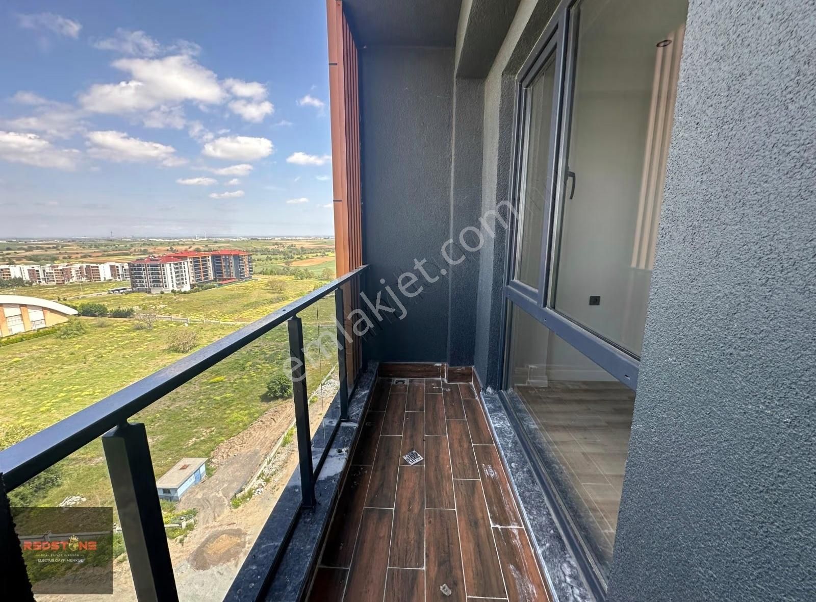 Redstone'dan Emlak Konutları Uysal Lusso'da 1+1 Satılık Daire - Görsel 6