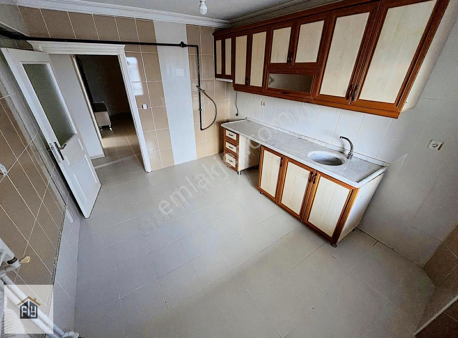 F&y Emlaktan Karapürçek Mah 309 Cadde Üzeri Asansörlü 2 Banyolu - Görsel 3