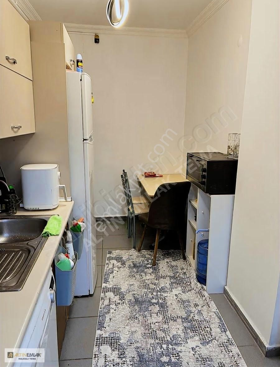 Halkalı Mah Karaca Sitesi 2+1 100 M2 Boş Satılık Daire