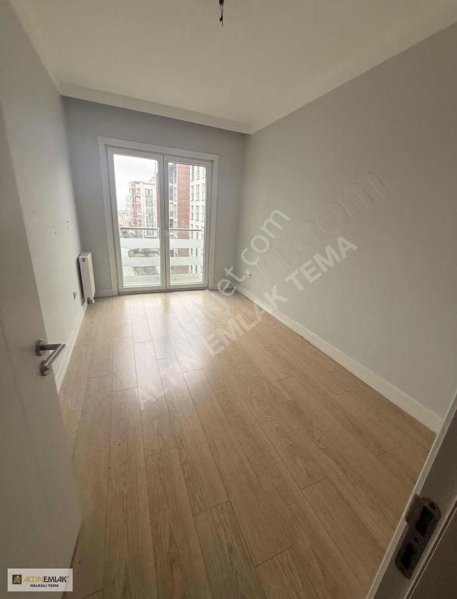 Tema İstanbul'da Havuz Manzaralı, Boş 4+1 Kiralık Daire (192m²) - Görsel 2