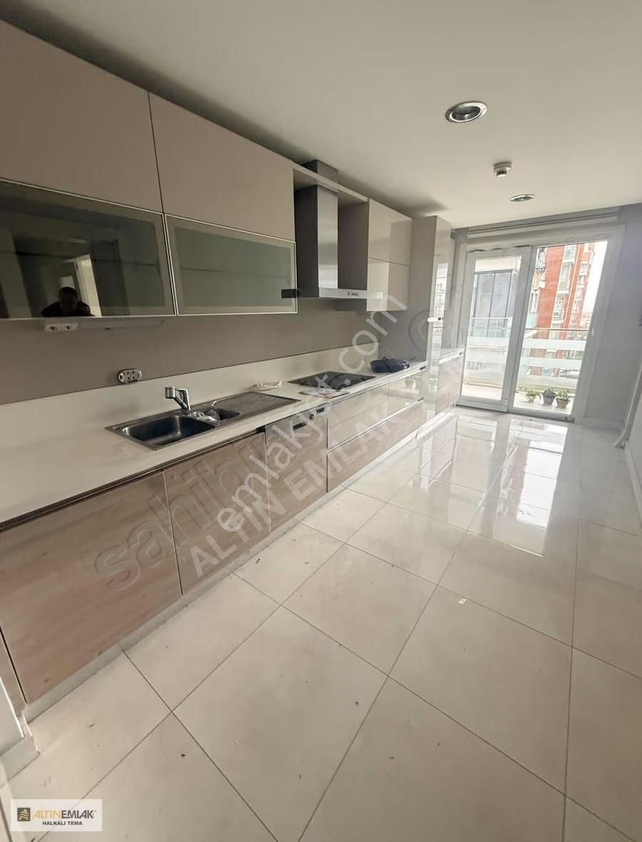 Tema İstanbul'da Havuz Manzaralı, Boş 4+1 Kiralık Daire (192m²) - Görsel 5