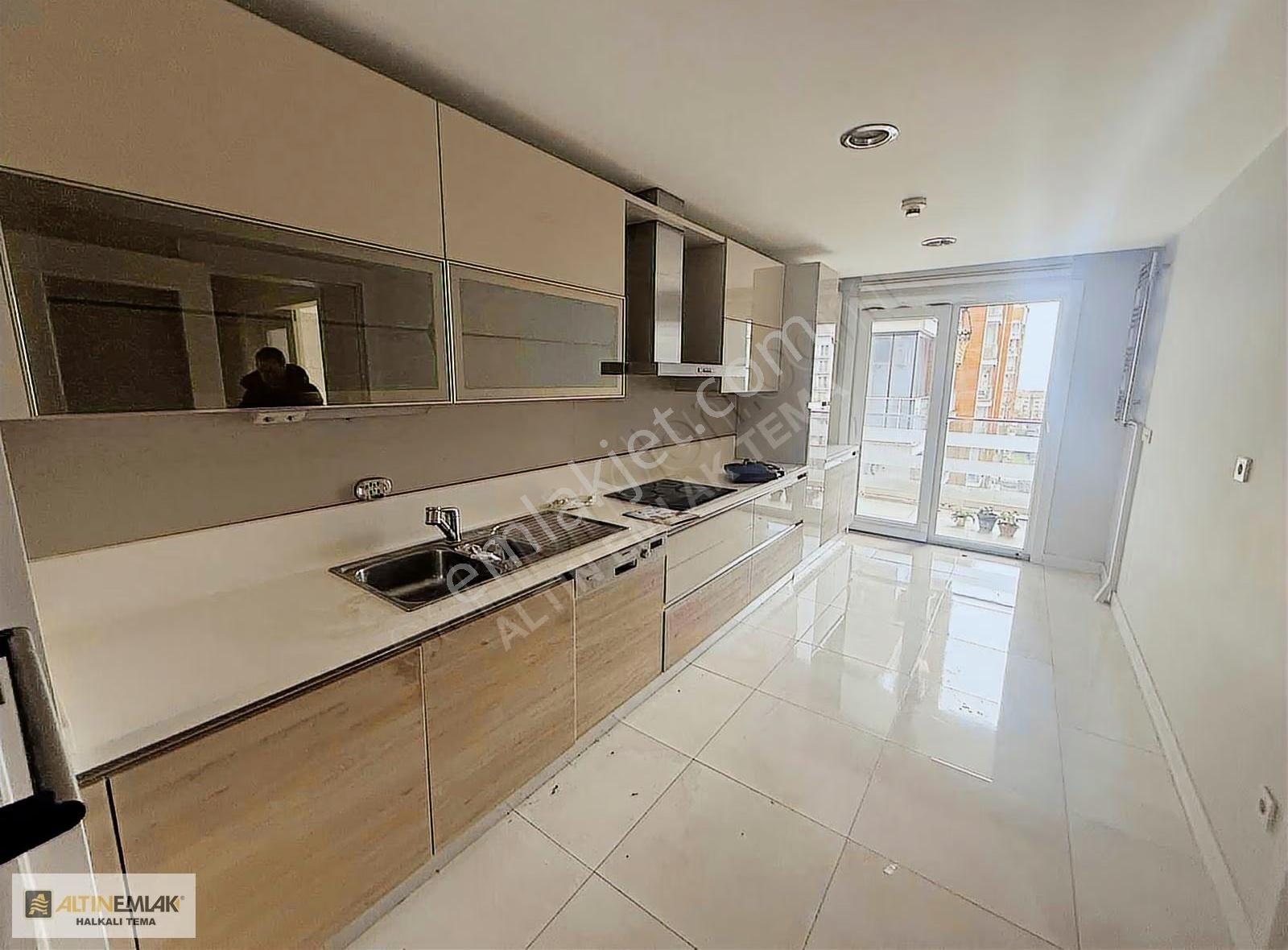 Tema İstanbul'da Havuz Manzaralı, Boş 4+1 Kiralık Daire (192m²) - Görsel 17