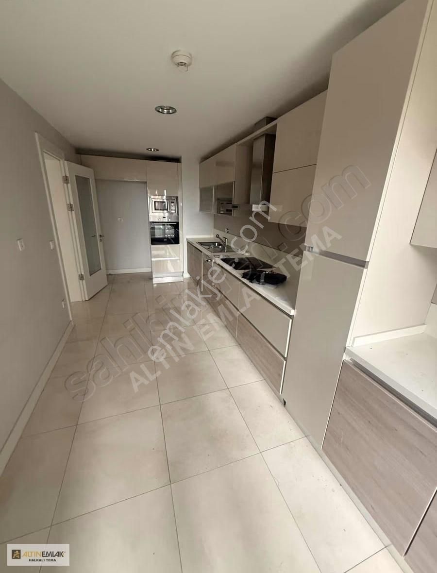 Tema İstanbul'da Havuz Manzaralı, Boş 4+1 Kiralık Daire (192m²) - Görsel 18