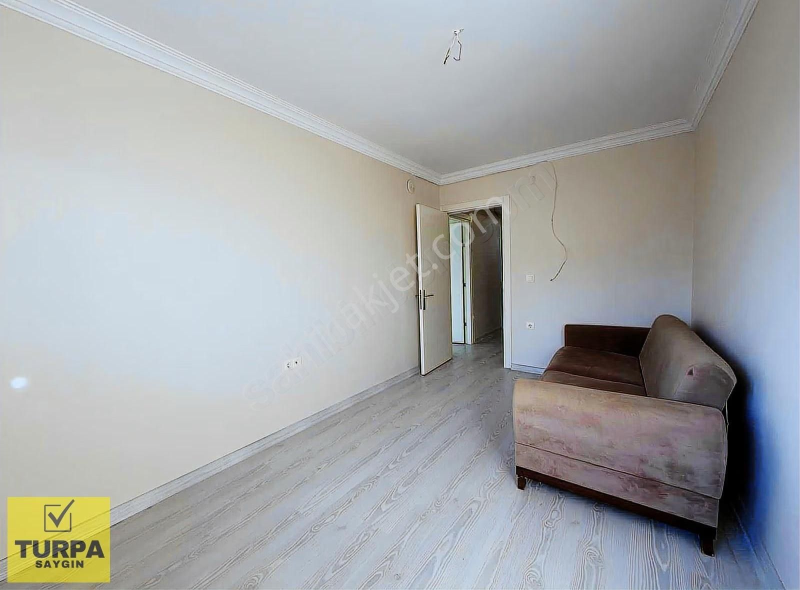 Turpa Menderes / Mithatpaşa'da 4+1 Tripleks Villa / Bahçeli - Görsel 14