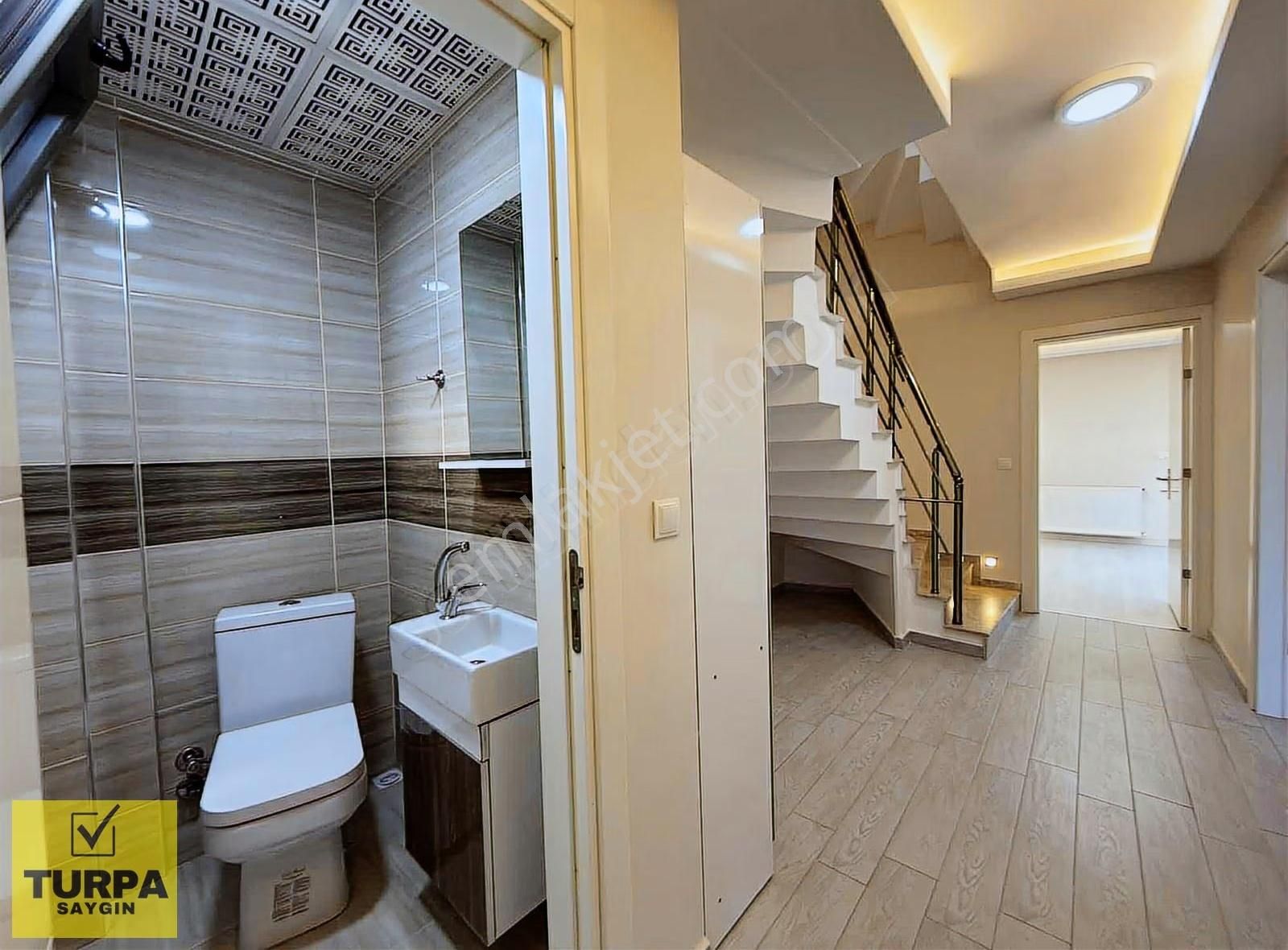 Turpa Menderes / Mithatpaşa'da 4+1 Tripleks Villa / Bahçeli - Görsel 8