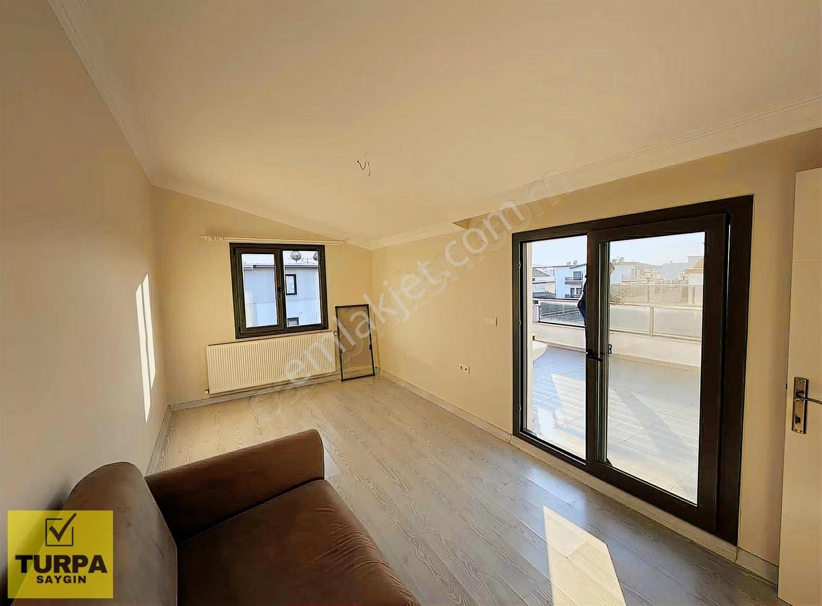 Turpa Menderes / Mithatpaşa'da 4+1 Tripleks Villa / Bahçeli - Görsel 27