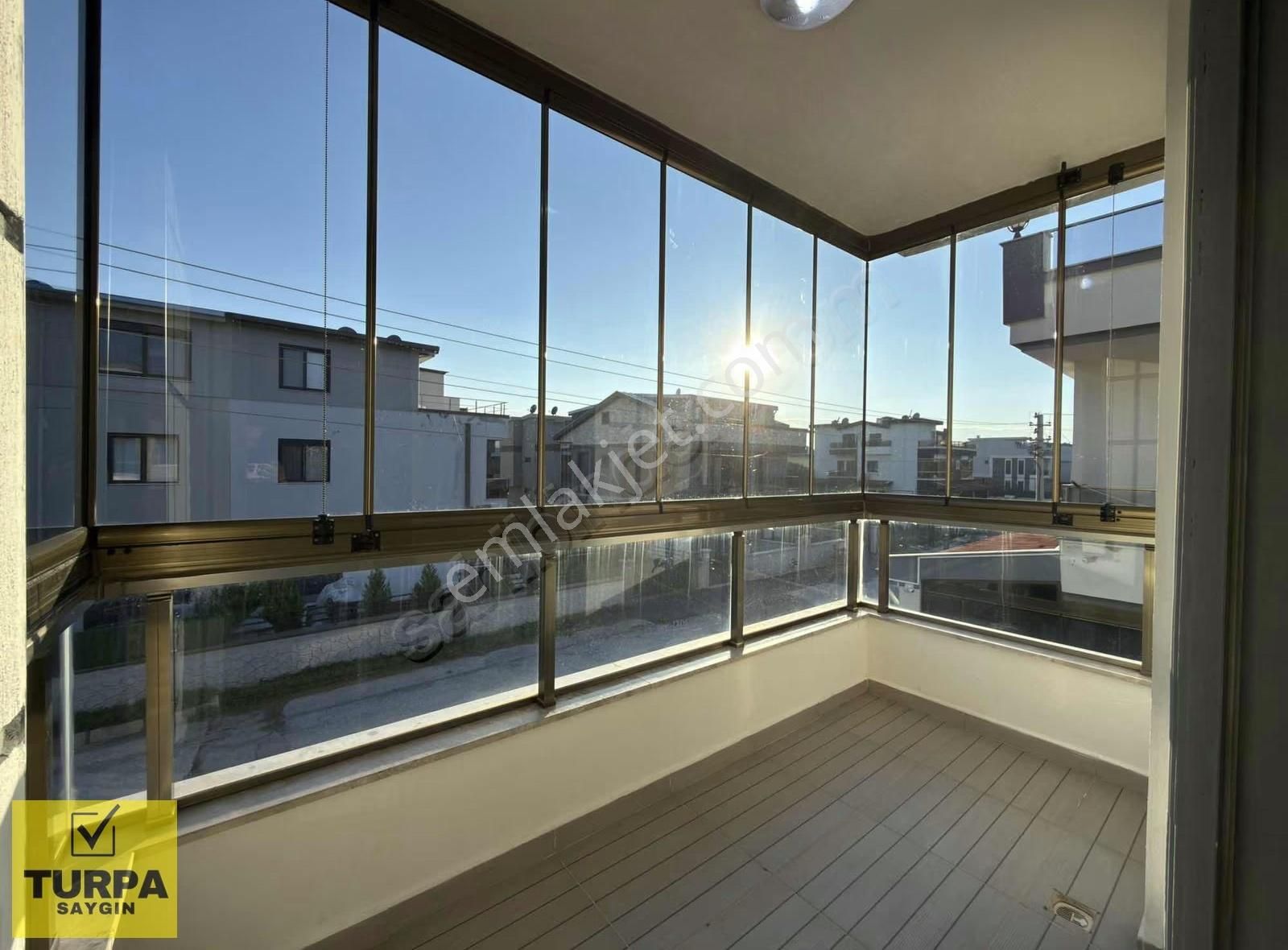 Turpa Menderes / Mithatpaşa'da 4+1 Tripleks Villa / Bahçeli - Görsel 13