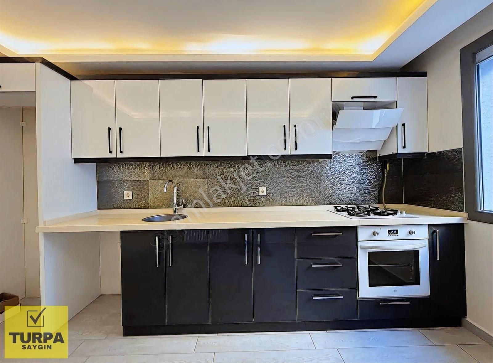 Turpa Menderes / Mithatpaşa'da 4+1 Tripleks Villa / Bahçeli - Görsel 18