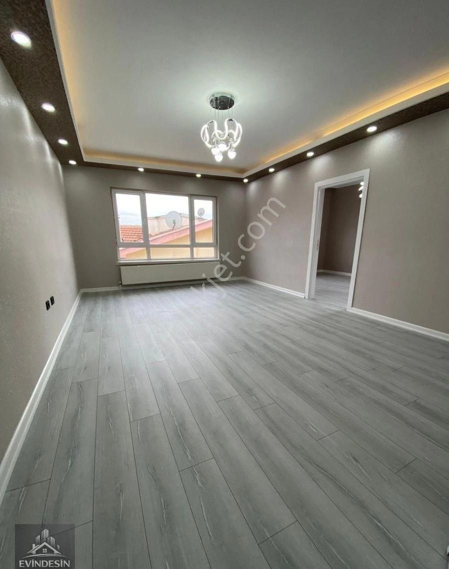 Bağlarbaşı Mah A'dan Z'ye Tesisatına Kadar Yenilenmiş Metro Dibi Kiralık 3+1