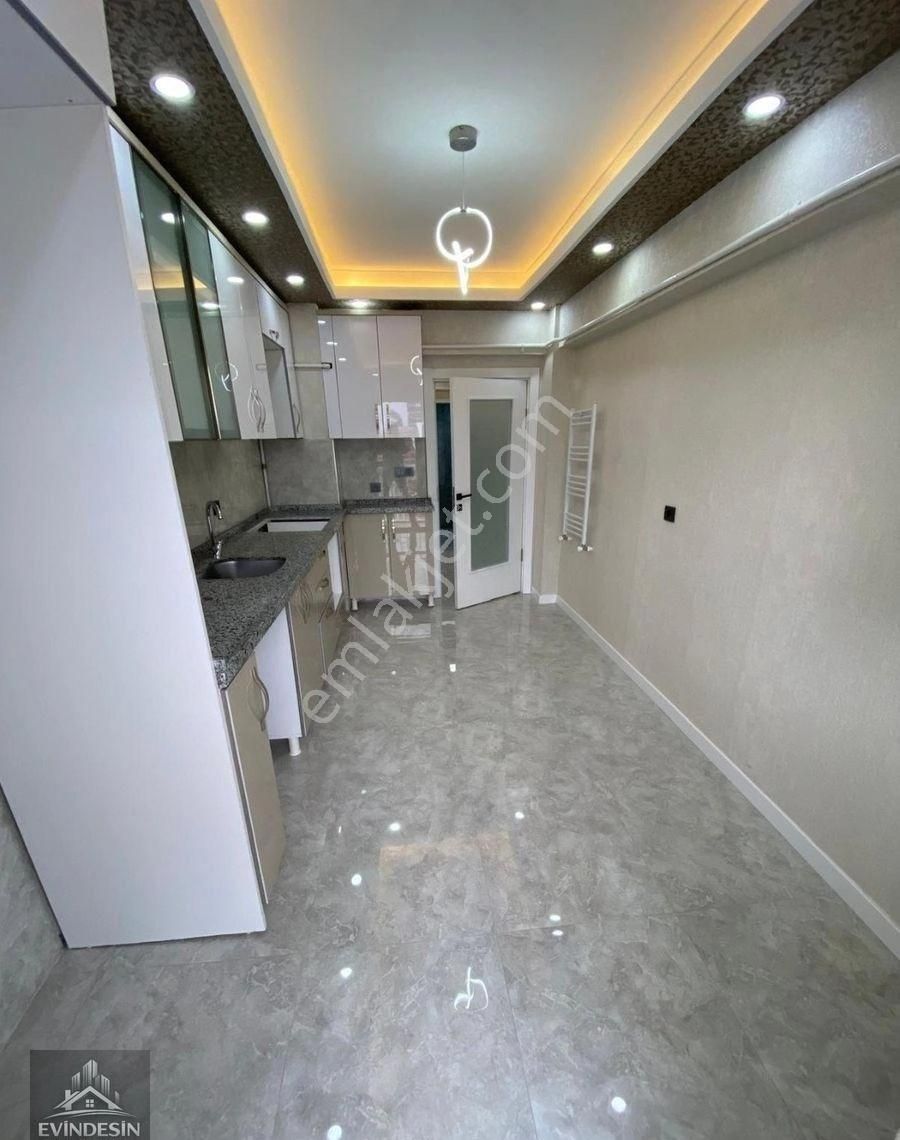 Bağlarbaşı Mah A'dan Z'ye Tesisatına Kadar Yenilenmiş Metro Dibi Kiralık 3+1 - Görsel 27