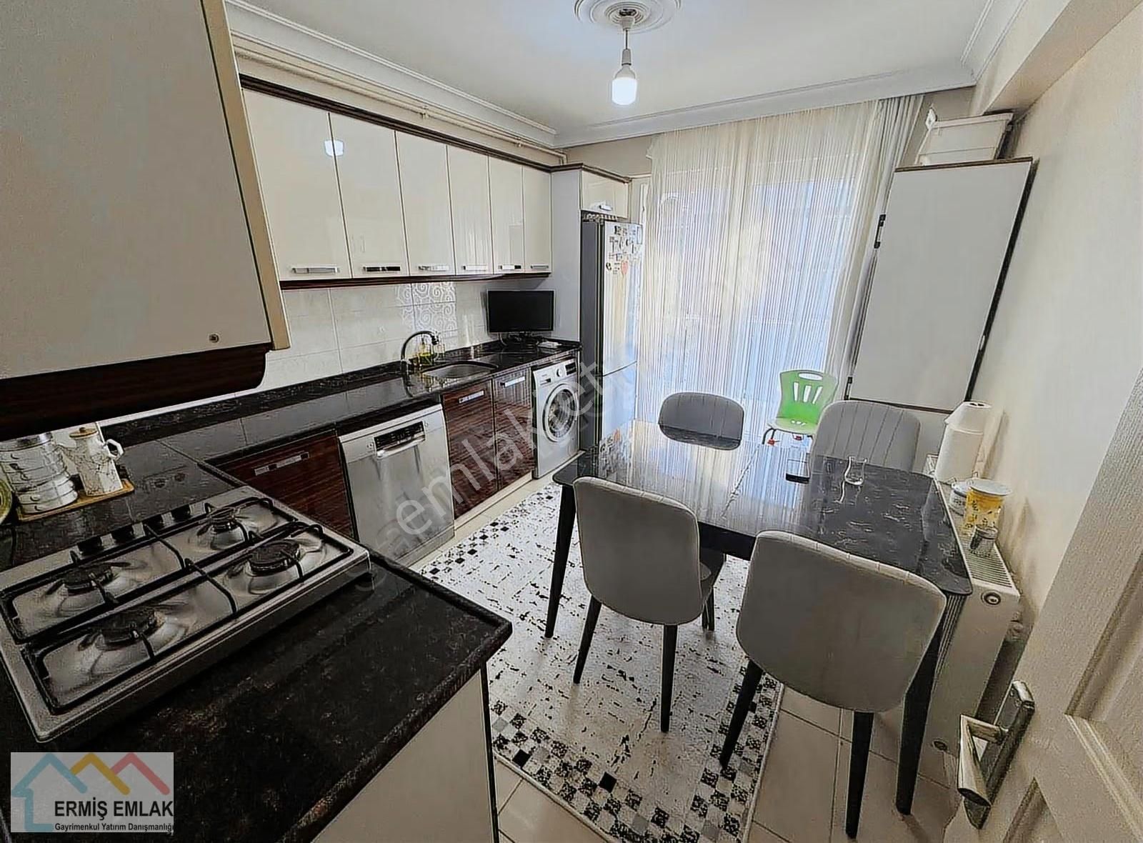 Satılık 3 Cepheli 3+1 Geniş Daire - Görsel 9