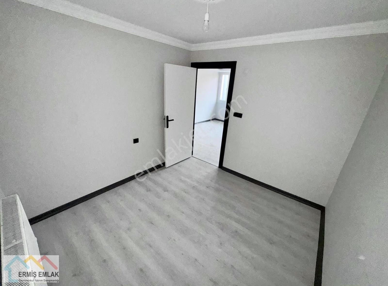 Optimuma Yakın Satılık 2+0 Tadilatlı Daire - Görsel 5