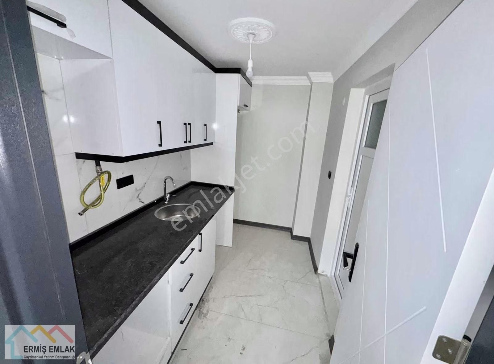 Optimuma Yakın Satılık 2+0 Tadilatlı Daire - Görsel 4