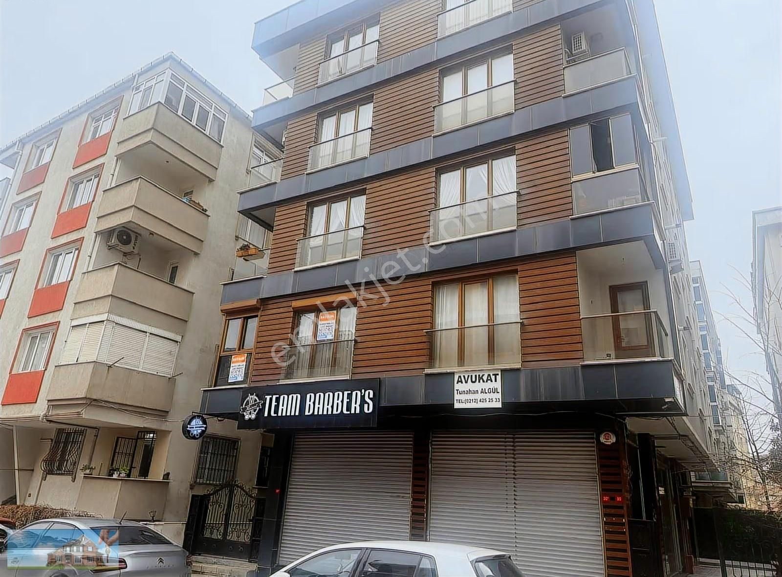 Barış'tan Metrobüse Ve Marmaraya Yürüme Mesafesinde Lüks 2+1