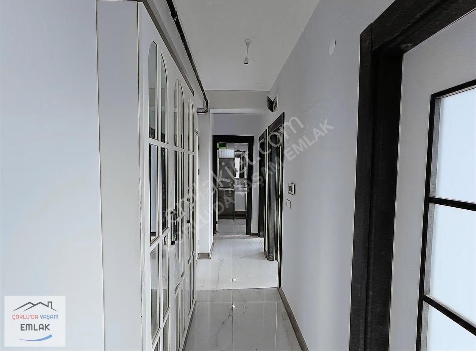 Hürriyet Mahallesinde Site İçerisinde Kiralık Sıfır 2+1 Daire - Görsel 13