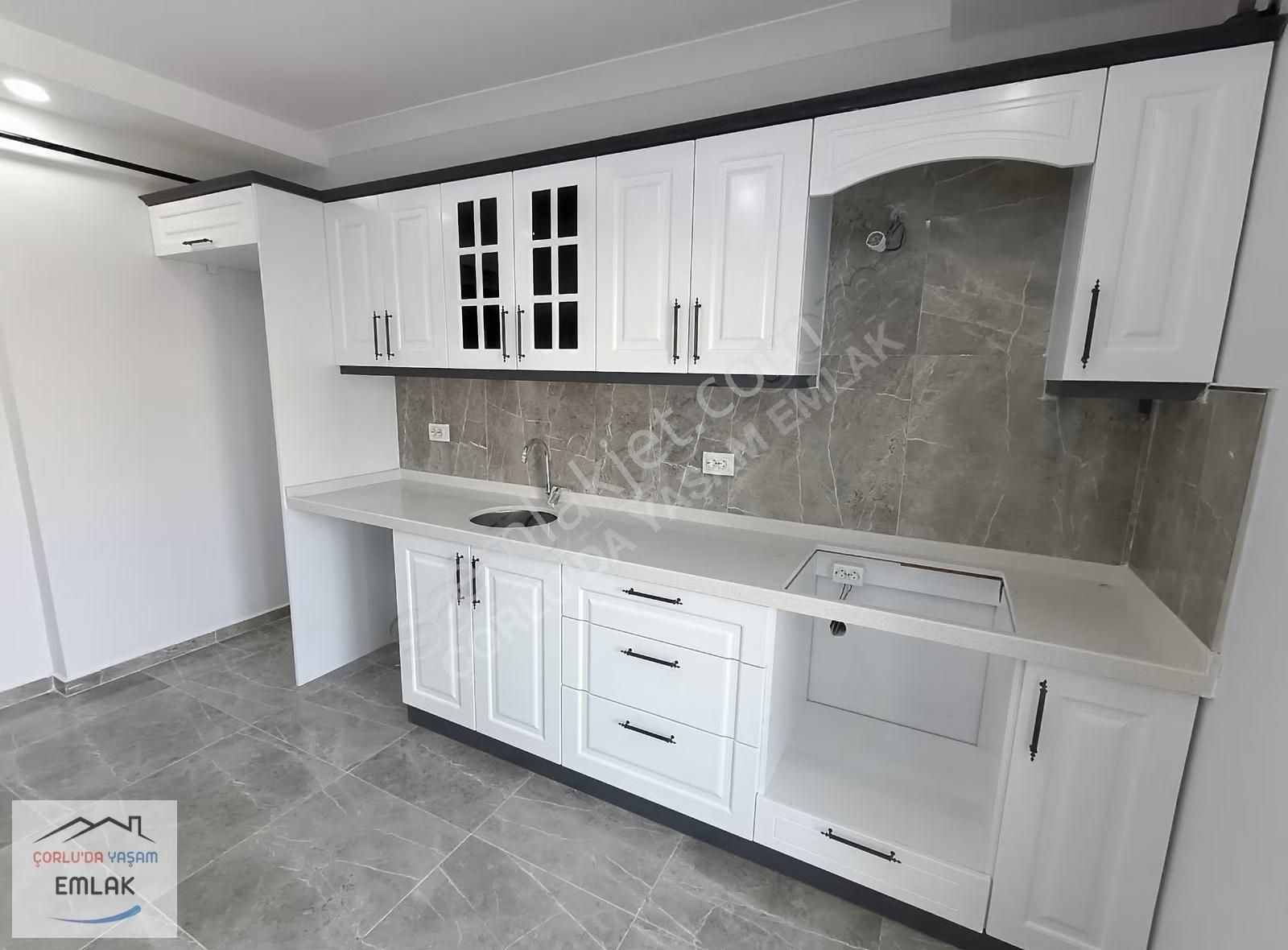 Hatiplerde Site İçerisinde ,güvenlikli Satılık Lüks 3+1 Daire - Görsel 15