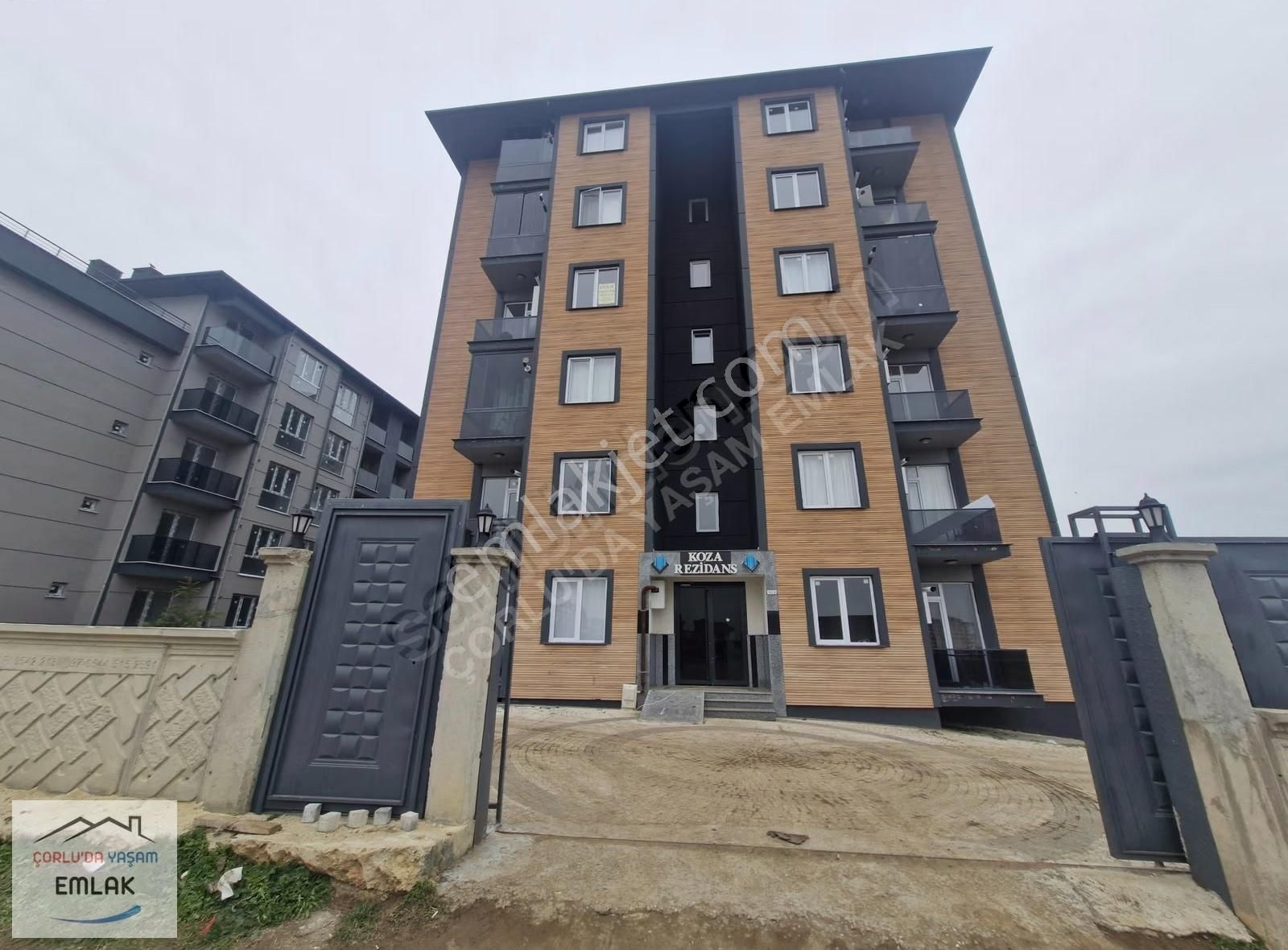 Koza Rezidansta Havuzlu Sitede Satılık Klimalı 1+1 Daire - Görsel 8