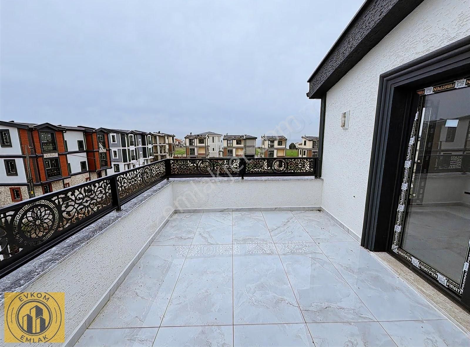 Evkom'dan Deniz Manzaralı Müstakil Lüks Villa 4+1 - Görsel 4