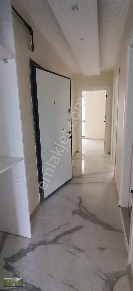 Kale Mah. Satılık Komple Bina 3 Katlı - Görsel 3